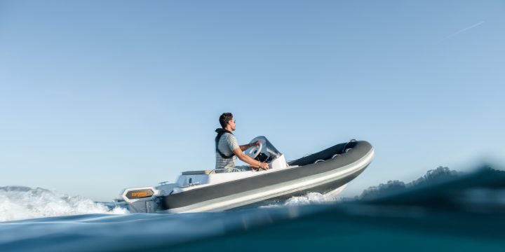 Torqeedo-cruise-Elektro Boots Motoren Bild - Schlauchboot mit Elektroantrieb
